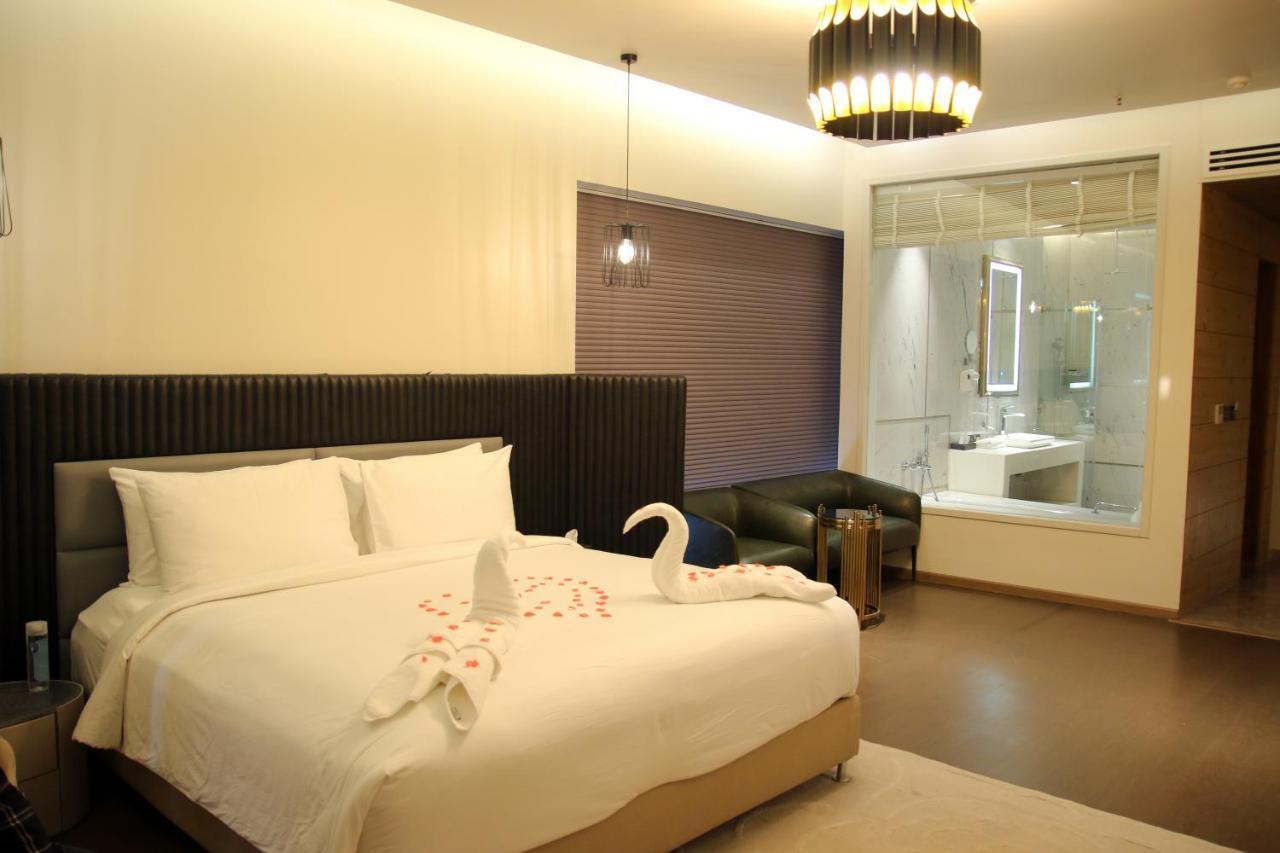 Udman Hotel Greater Noida Luaran gambar