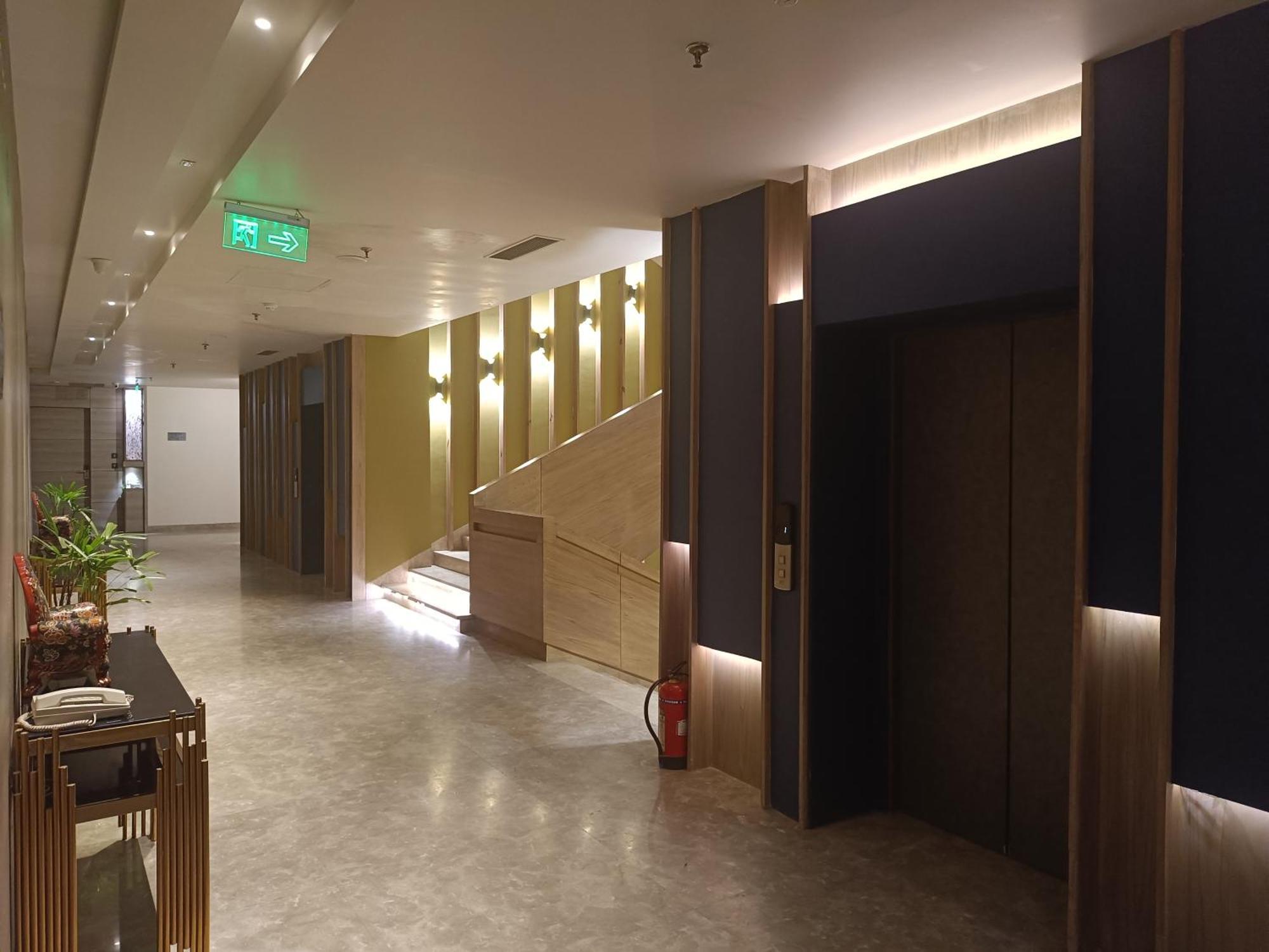 Udman Hotel Greater Noida Luaran gambar